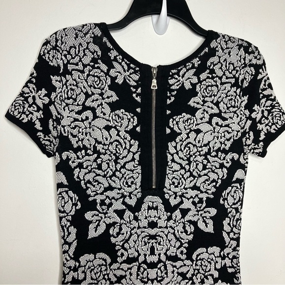 Carmen Marc Valvo fitted knit dress size XS - Picture 4 of 5